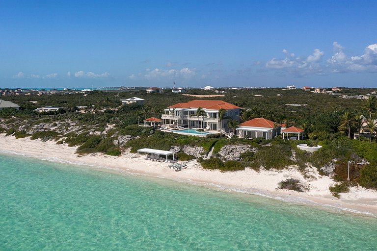 Tci012 – Oceanview villa with pool in Long Bay