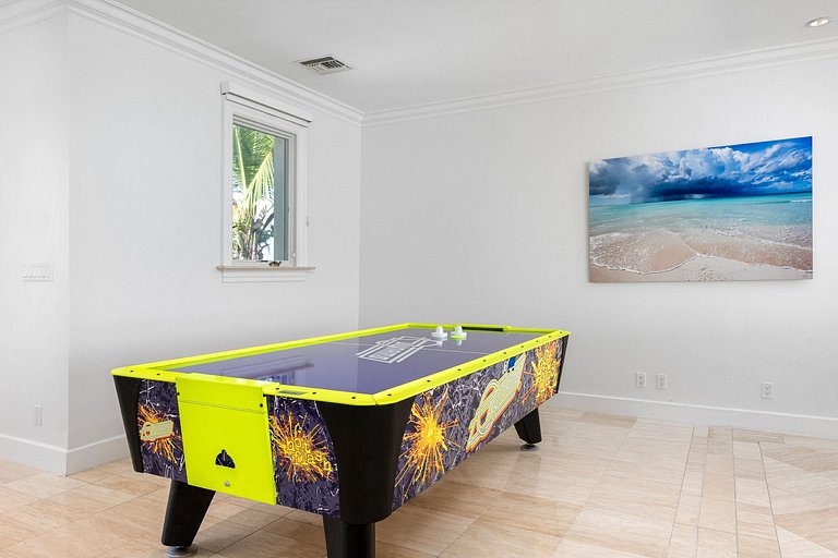 Tci012 – Oceanview villa with pool in Long Bay