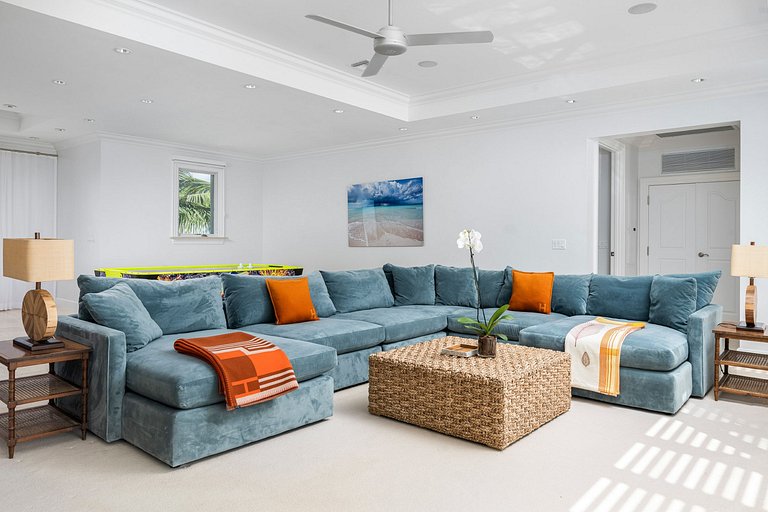 Tci012 – Oceanview villa with pool in Long Bay