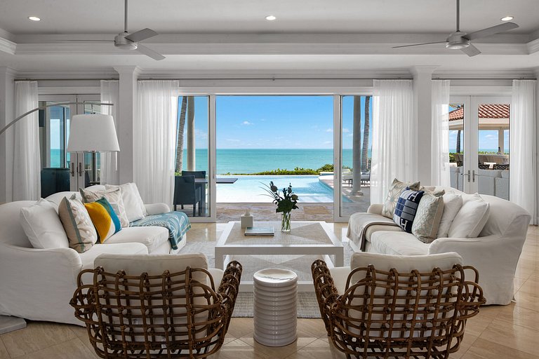 Tci012 – Oceanview villa with pool in Long Bay