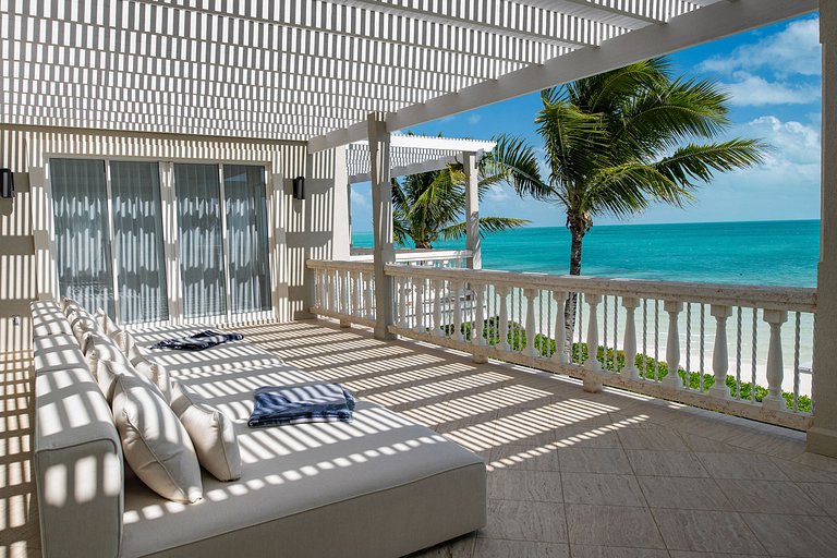 Tci012 – Oceanview villa with pool in Long Bay