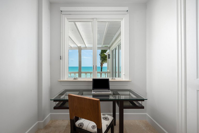 Tci012 – Oceanview villa with pool in Long Bay