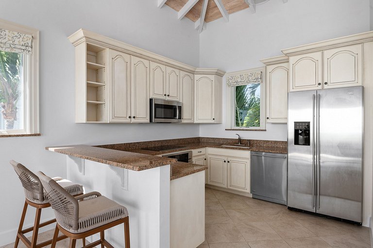 Tci012 – Oceanview villa with pool in Long Bay