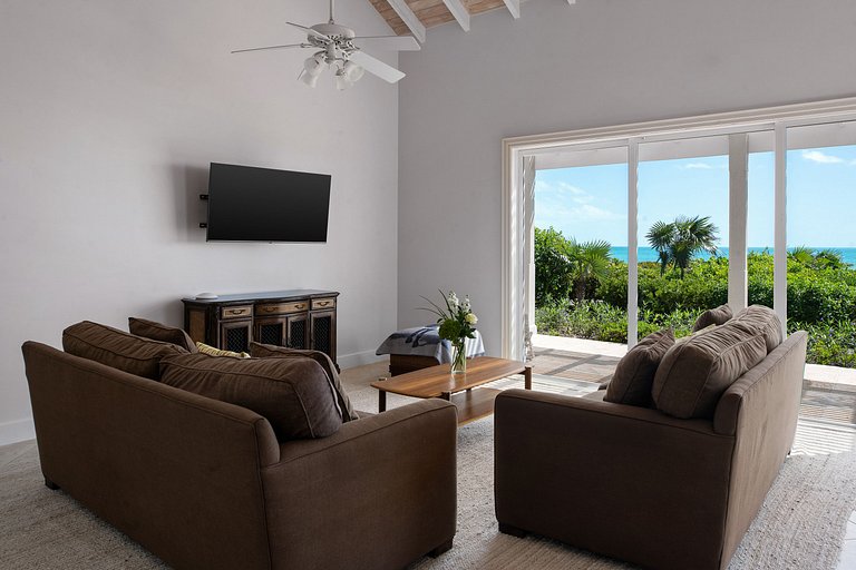 Tci012 – Oceanview villa with pool in Long Bay