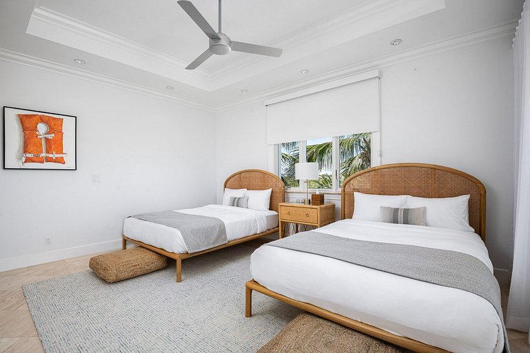 Tci012 – Oceanview villa with pool in Long Bay