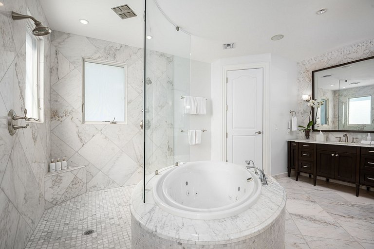 Tci012 – Oceanview villa with pool in Long Bay