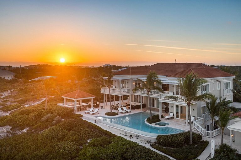 Tci012 – Oceanview villa with pool in Long Bay