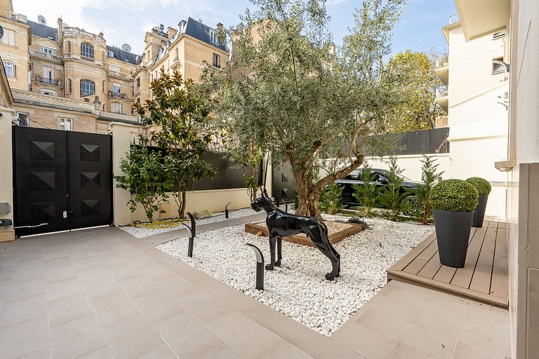 Idf007 - Mansion with pool in Neuilly sur Seine