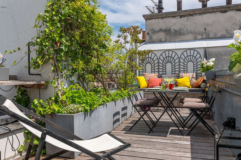 Par014 - Exceptional Penthouse in Saint-Germain