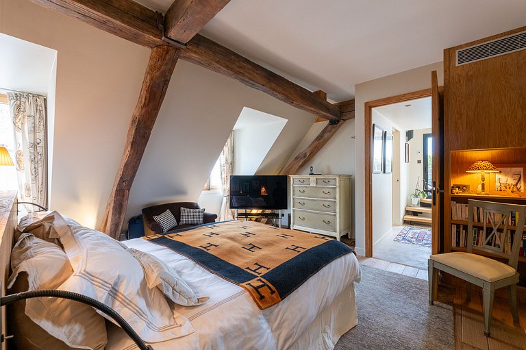 Par014 - Exceptional Penthouse in Saint-Germain