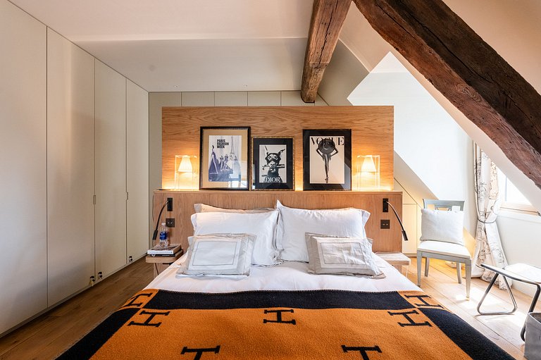Par014 - Exceptional Penthouse in Saint-Germain