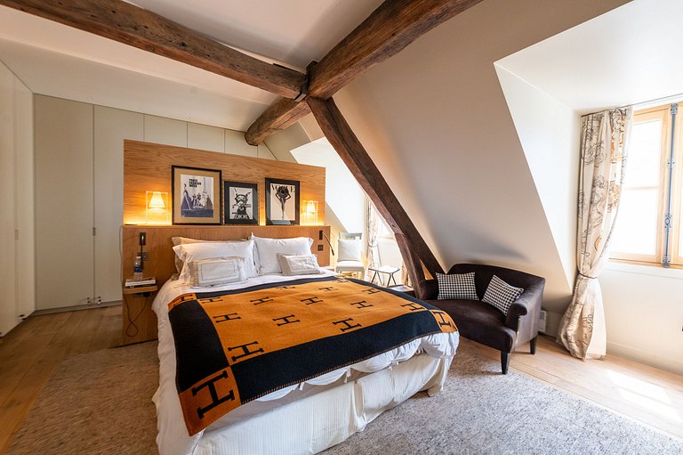 Par014 - Exceptional Penthouse in Saint-Germain
