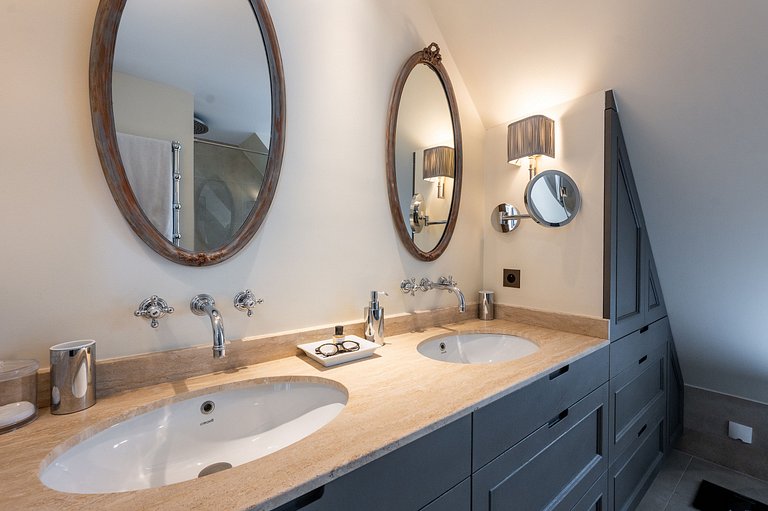 Par014 - Exceptional Penthouse in Saint-Germain