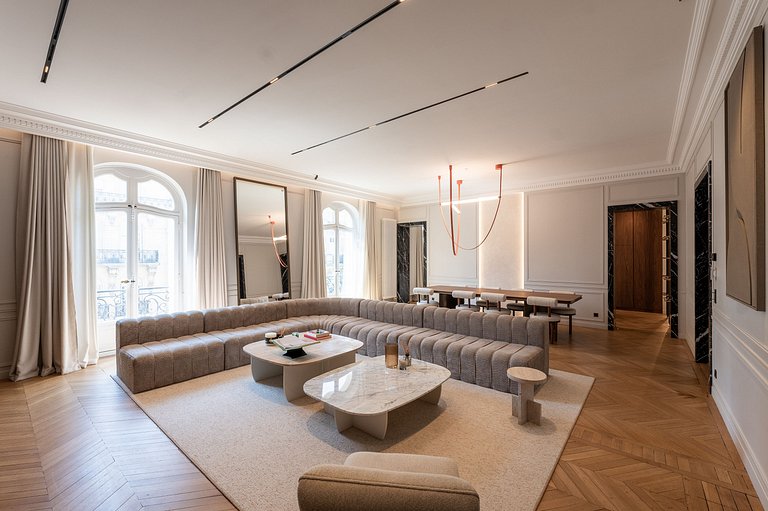 Par040 - Haussmannian Apartment for Rent in Paris