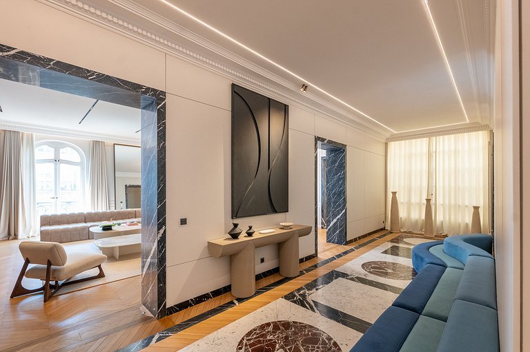 Par040 - Haussmannian Apartment for Rent in Paris