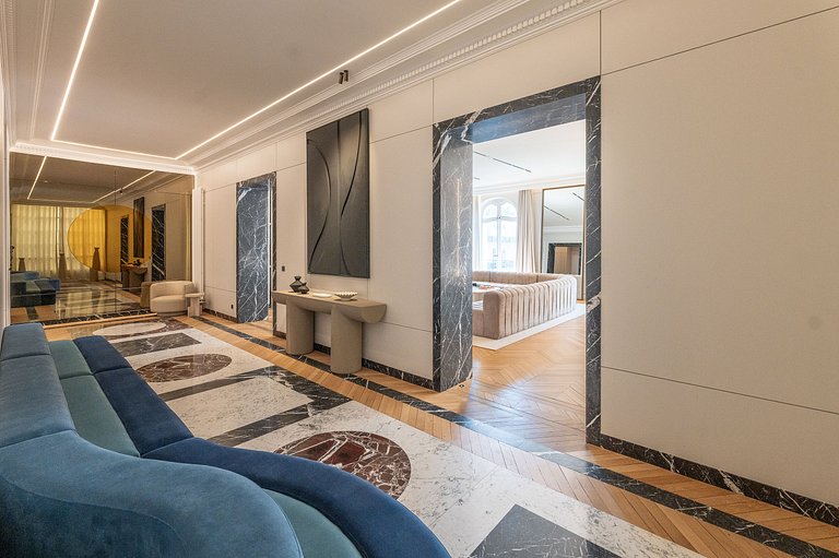 Par040 - Haussmannian Apartment for Rent in Paris