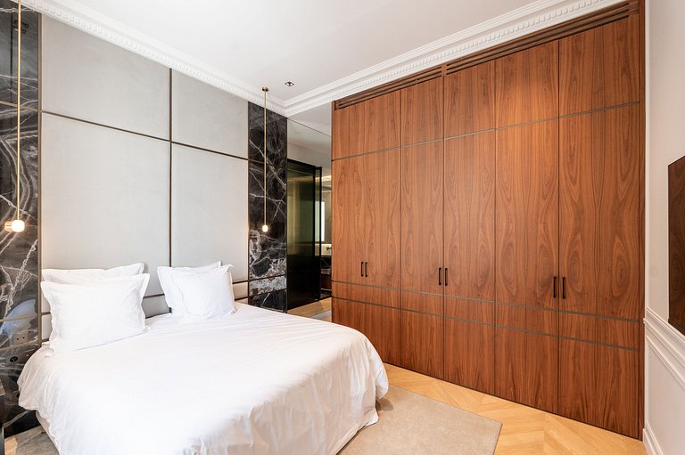 Par040 - Appartement Haussmannien à louer à Paris