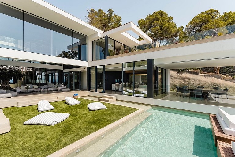 Ibi011 - Exquisite Luxury Villa in Ibiza