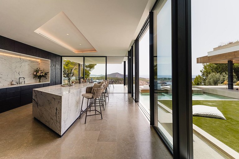 Ibi011 - Exquisite Luxury Villa in Ibiza
