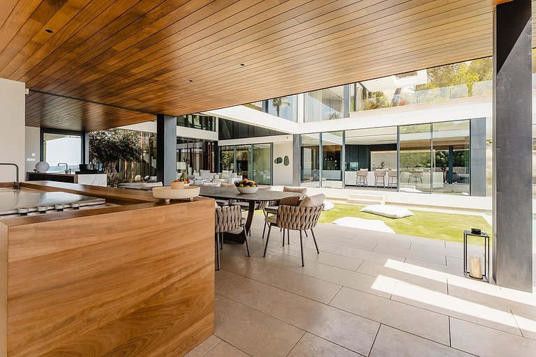 Ibi011 - Exquisite Luxury Villa in Ibiza