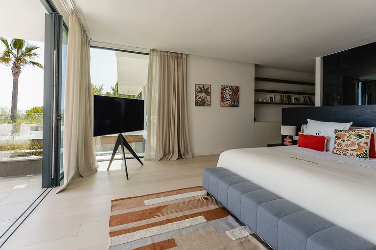 Ibi011 - Exquisite Luxury Villa in Ibiza