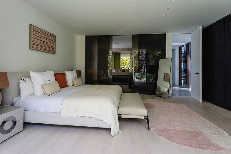 Ibi011 - Exquisite Luxury Villa in Ibiza