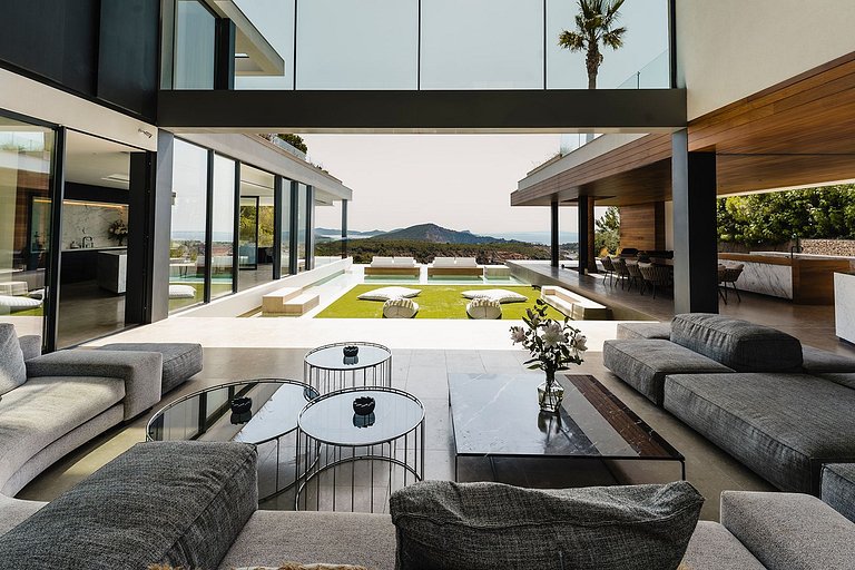 Ibi011 - Exquisite Luxury Villa in Ibiza