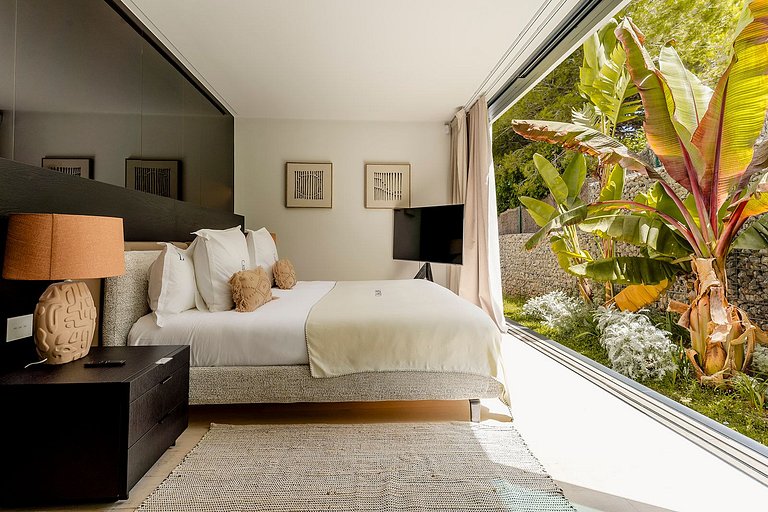 Ibi011 - Exquisite Luxury Villa in Ibiza