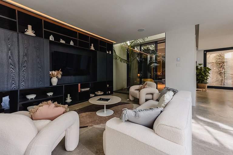 Ibi011 - Exquisite Luxury Villa in Ibiza