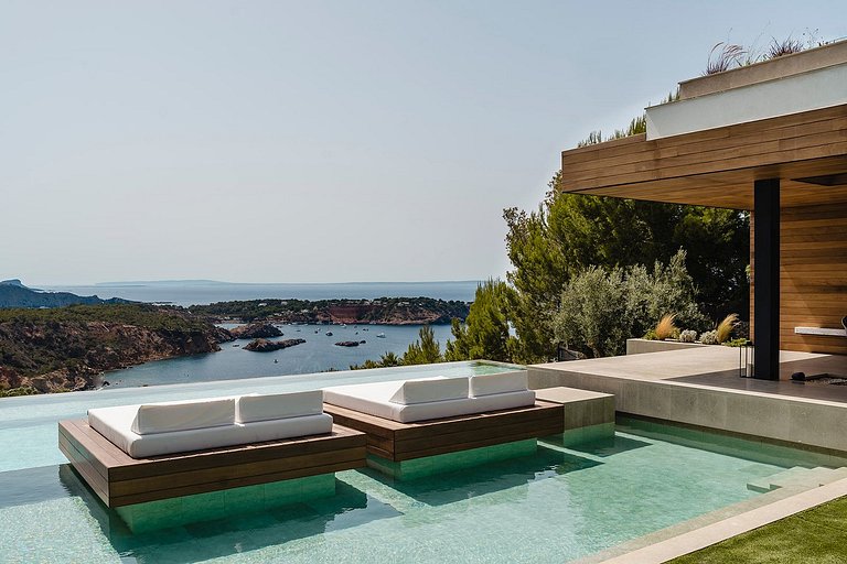 Ibi011 - Exquisite Luxury Villa in Ibiza
