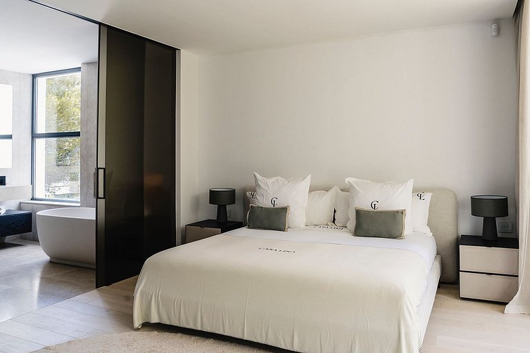 Ibi011 - Exquisite Luxury Villa in Ibiza