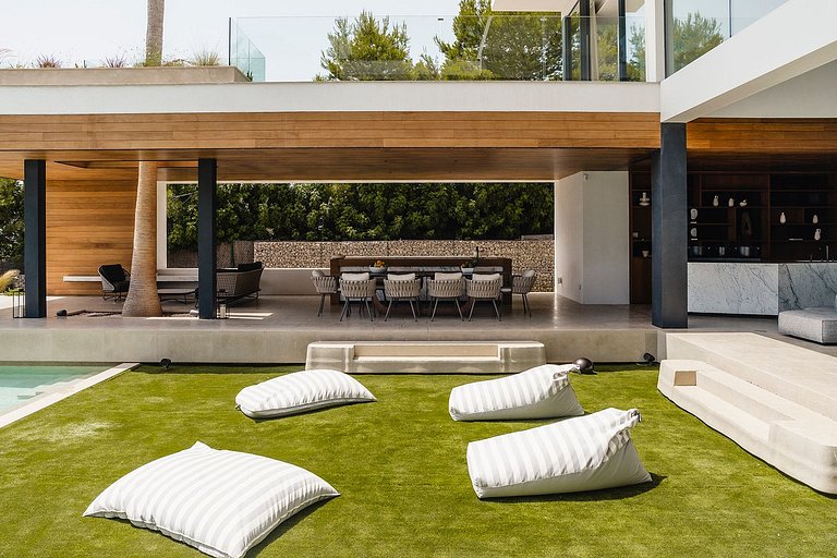 Ibi011 - Exquisite Luxury Villa in Ibiza