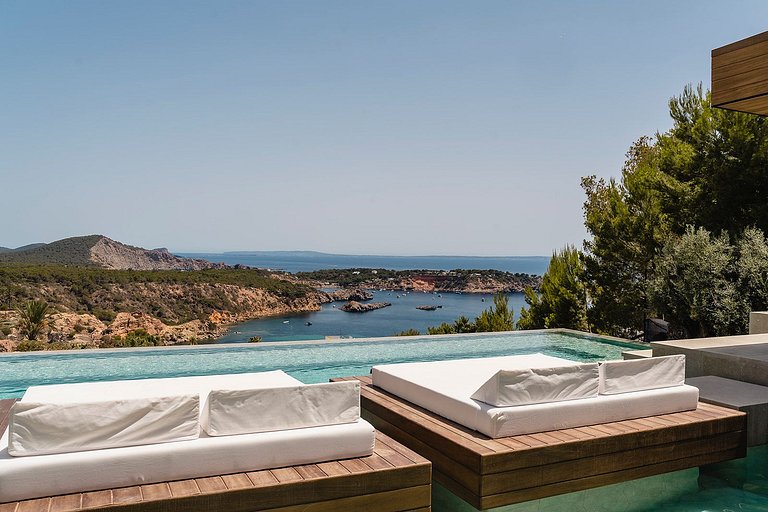 Ibi011 - Exquisite Luxury Villa in Ibiza