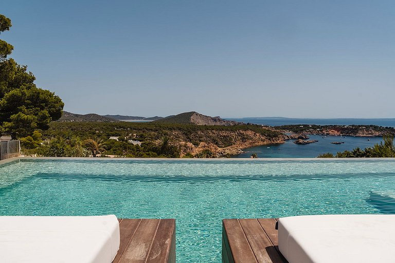 Ibi011 - Exquisite Luxury Villa in Ibiza