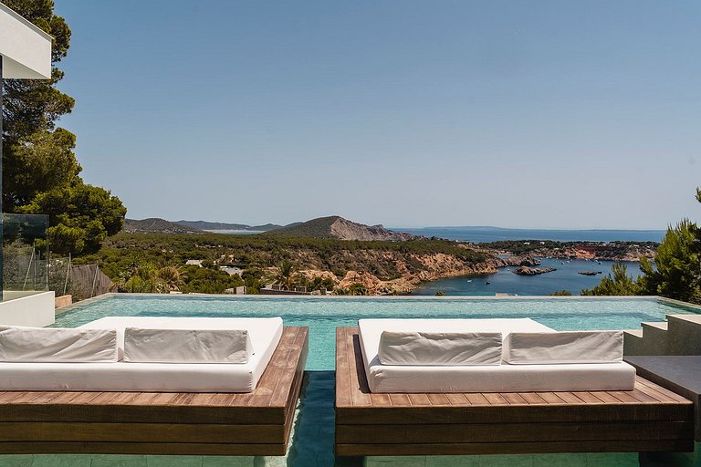 Ibi011 - Exquisite Luxury Villa in Ibiza