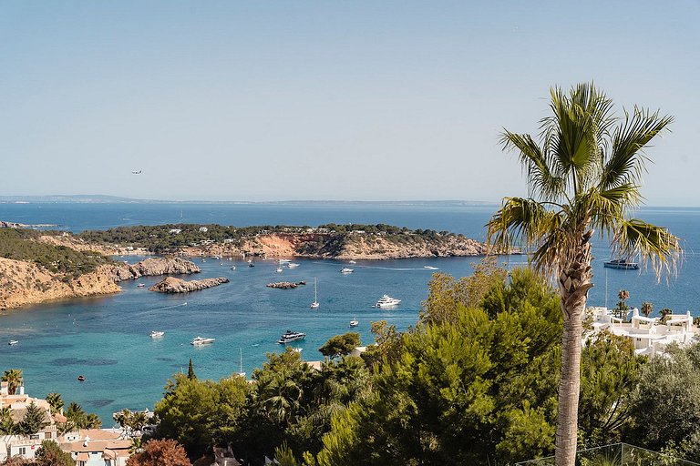 Ibi011 - Exquisite Luxury Villa in Ibiza