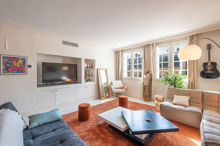 Par162 - Pied-à-terre dans le Triangle d’Or