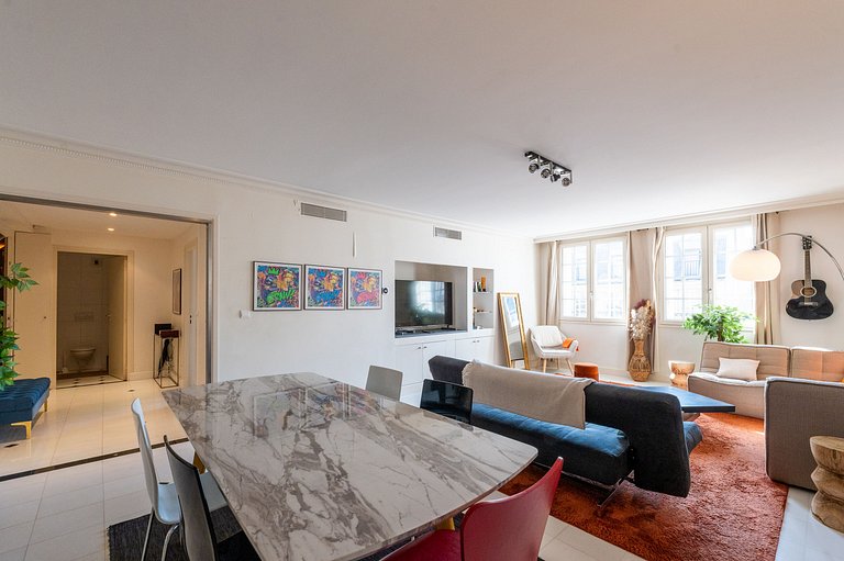 Par162 - Pied-à-terre dans le Triangle d’Or