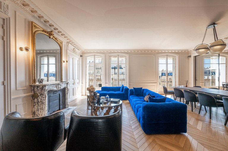 Par047 - Luxueux duplex sur l'Avenue George V