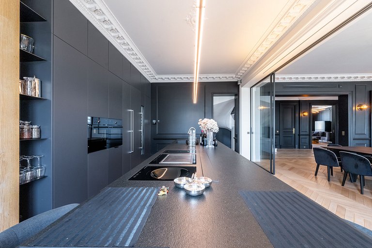 Par047 - Luxueux duplex sur l'Avenue George V