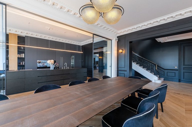 Par047 - Luxueux duplex sur l'Avenue George V