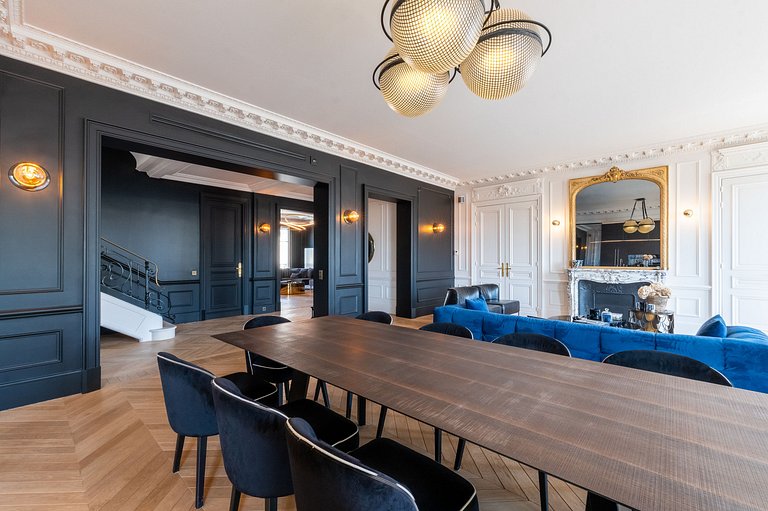 Par047 - Luxueux duplex sur l'Avenue George V