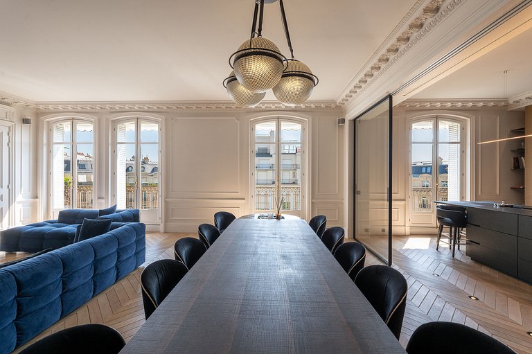 Par047 - Luxueux duplex sur l'Avenue George V