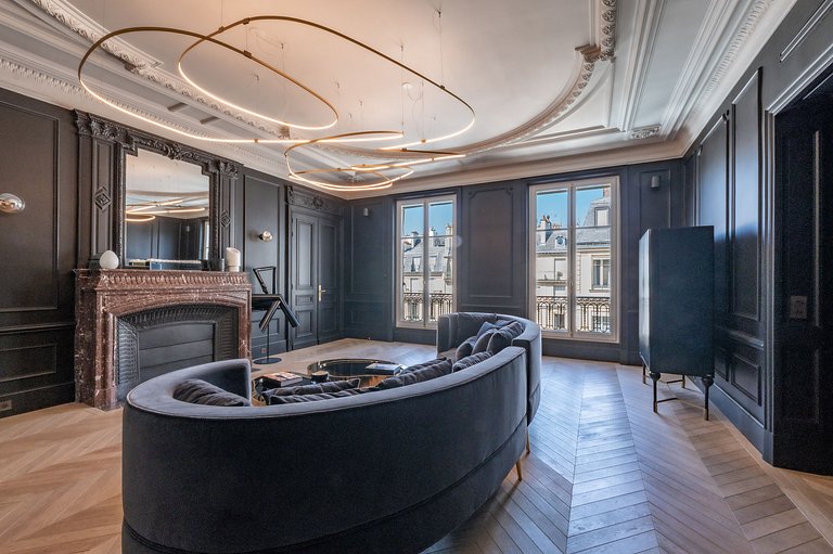 Par047 - Luxueux duplex sur l'Avenue George V