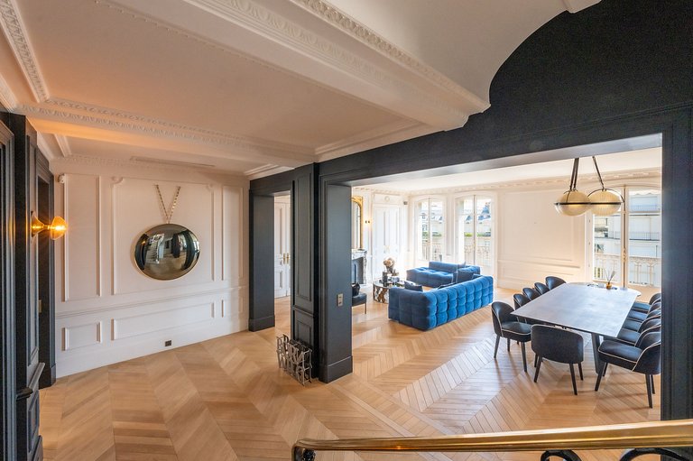 Par047 - Luxueux duplex sur l'Avenue George V