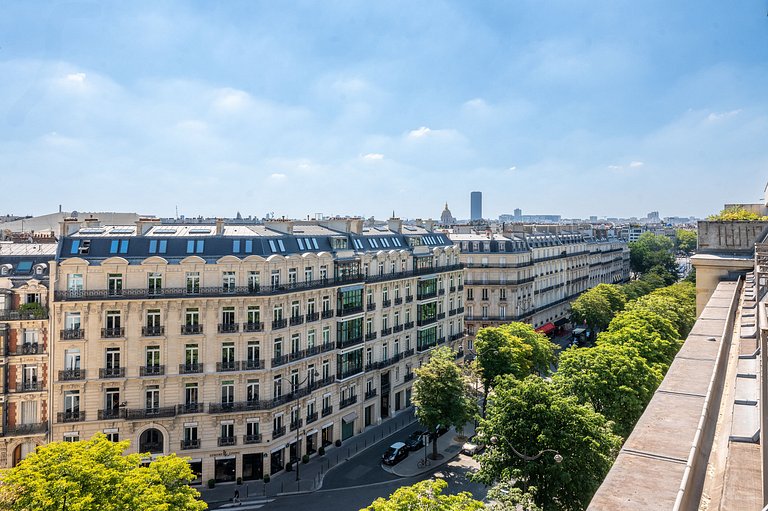 Par047 - Luxueux duplex sur l'Avenue George V
