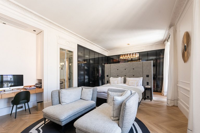 Par047 - Luxueux duplex sur l'Avenue George V