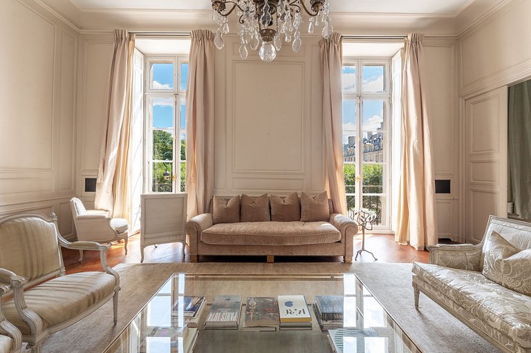 Par169 - Unique apartment on Place des Vosges