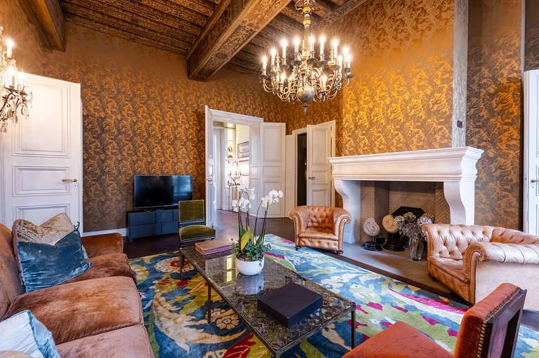 Par169 - Unique apartment on Place des Vosges