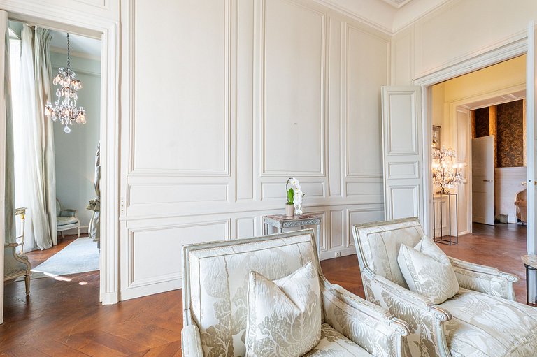 Par169 - Unique apartment on Place des Vosges